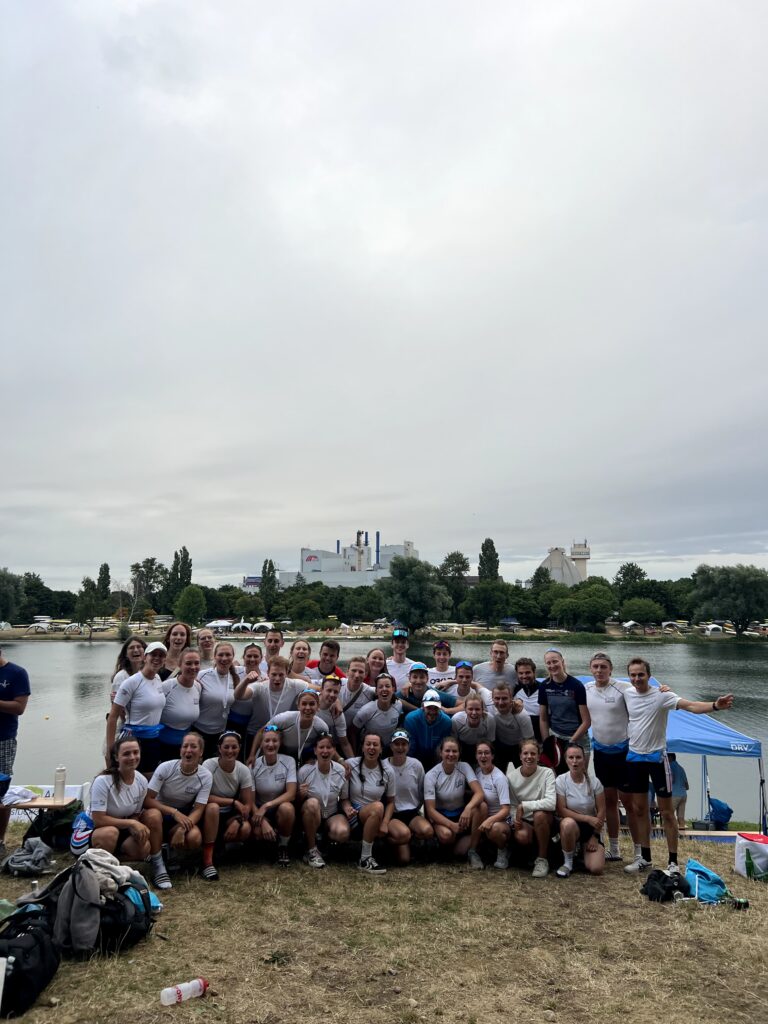 gruppenbild auf hügel